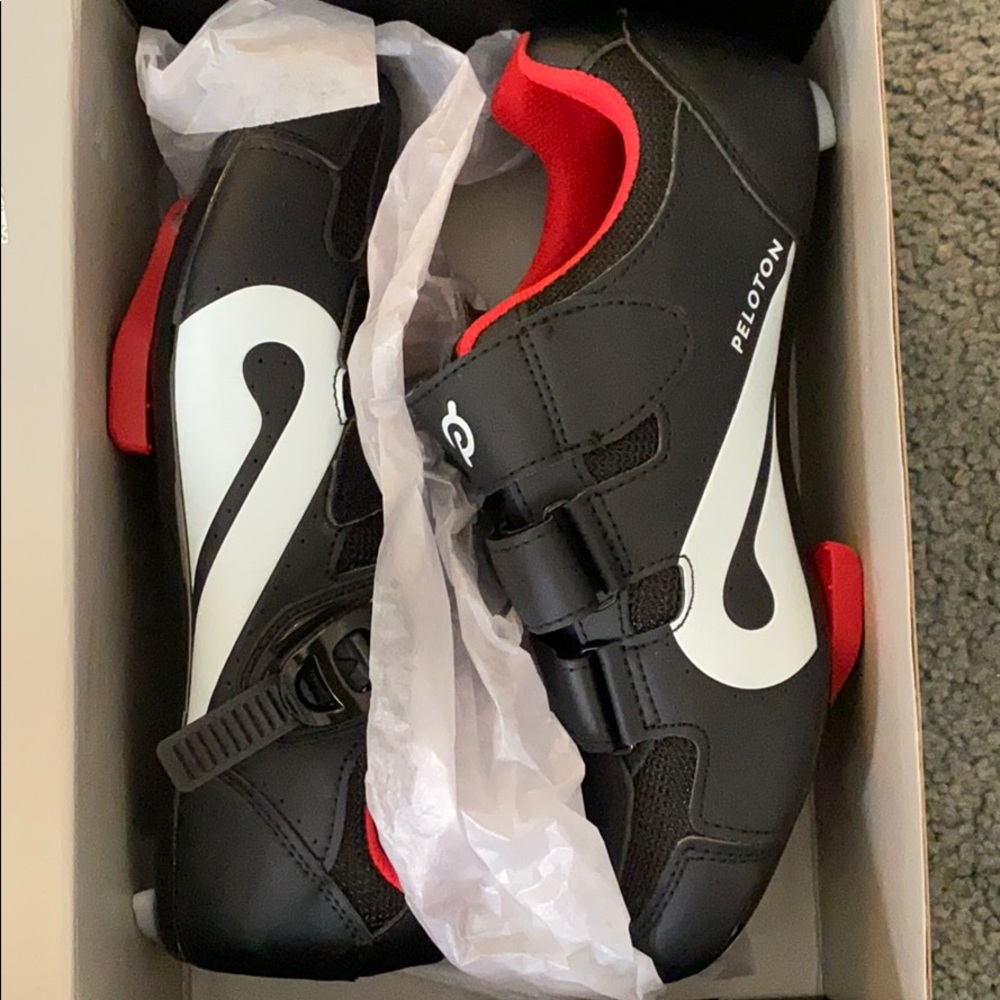 PELOTON riding shoes 👟